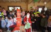 Babbo Natale a scuola, i bambini consegnano le letterine