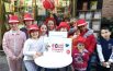 #ioleggoperchè,  la banda dei cappellini rossi  assalta corso della Repubblica