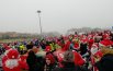 La carica dei 500 Babbi Natale  regala un sorriso al reparto