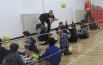 Tutti giù per terra, la pallavolo si gioca seduti