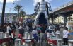 Capitan Acciaio arriva in città e insegna a creare giochi dai rifiuti
