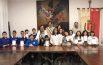 Tour negli uffici comunali: alunni e alunne si fingono consiglieri