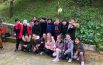 Festa dell’albero, alunni e alunne piantano un ciliegio nel cortile della scuola