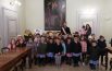 Bimbi e bimbe dell’asilo visitano il Municipio Il vice sindaco promette nuovi giochi