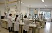 Coronavirus, compito di realtà all’Itas: studenti e studentesse in laboratorio preparano disinfettante per superfici