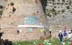 Maggio odoroso a Recanati, fioriscono pon pon e la poesia invade le strade