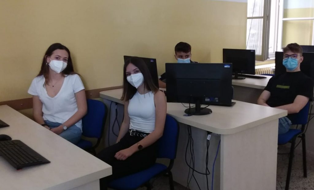 Studenti e studentesse del Galilei Macerata ideatori del gioco