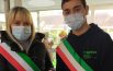 “Un albero per il futuro”,  il lavoro di alunni e alunne  consegnato al sindaco