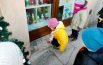 Passeggiando per Villa Potenza, lasciano 70 sassi speciali «Il nostro augurio di buon Natale»