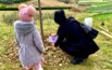 Piantati quattro tigli «E’ il benvenuto ai nuovi nati»
