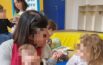 Caldarola dona un libro  a tutti i nuovi nati
