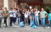 La 3A pulisce il cortile della “Patrizi” «Vogliamo contribuire  alla causa ambientale»