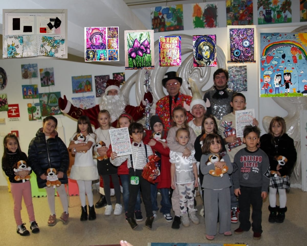 I colori ballano e Babbo Natale suona la chitarra elettrica per una mostra elettrizzante