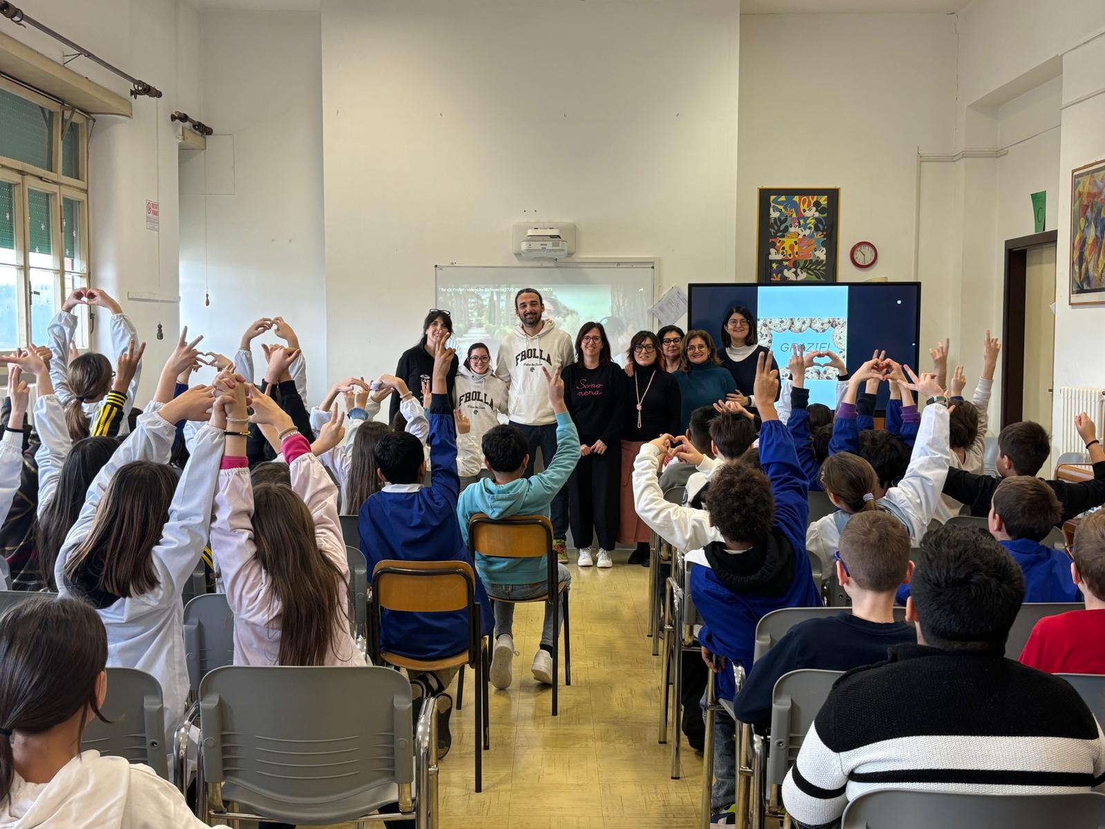 Una mattinata dolcissima con Frolla: «Creiamo inclusione, un biscotto alla volta»