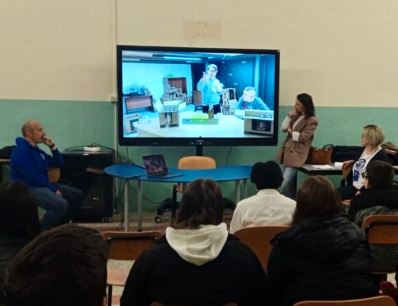 Giovani con autismo al lavoro in un birrificio