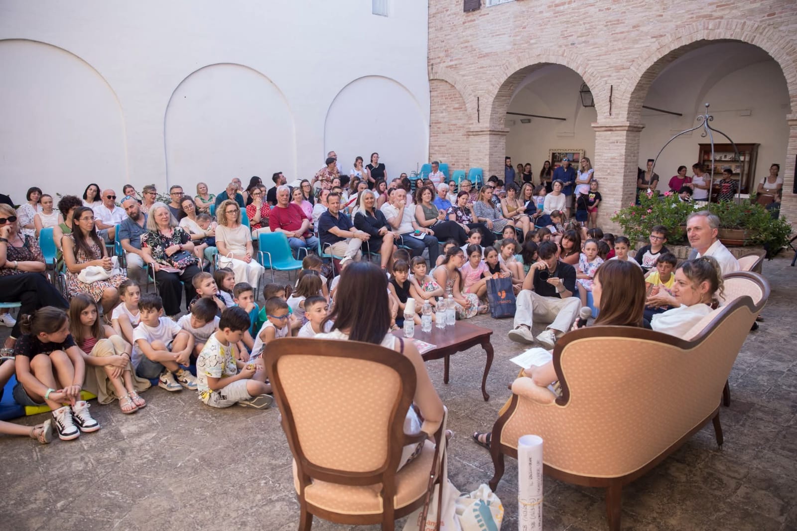 Alunni e alunne a caccia di storie: scoperti il lupo mannaro di Santa Lucia e le streghe a Pollenza
