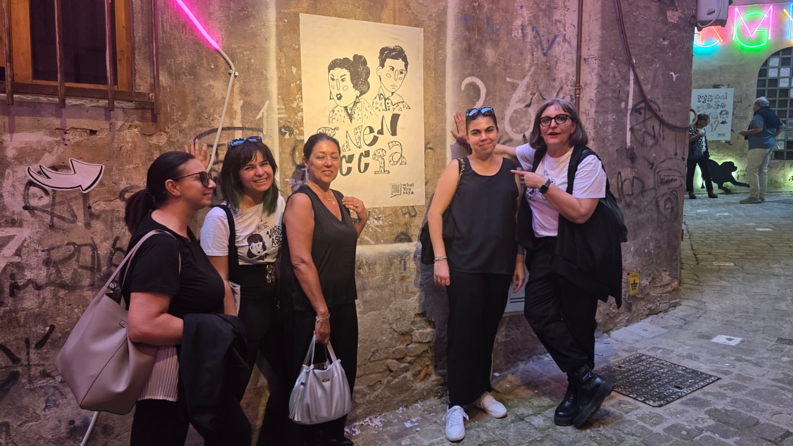 Trasformano il dialetto in manifesti grafici e lo traducono in inglese
