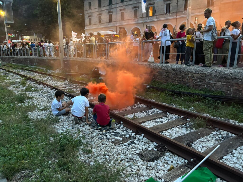 Bambini alla manifestazione per la Palestina