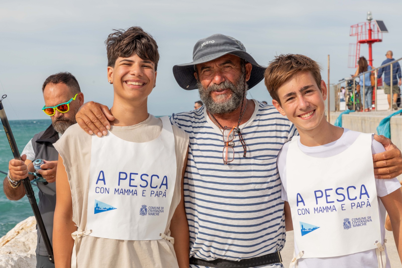 “A pesca con mamma e papà”, sold out il molo est di Civitanova