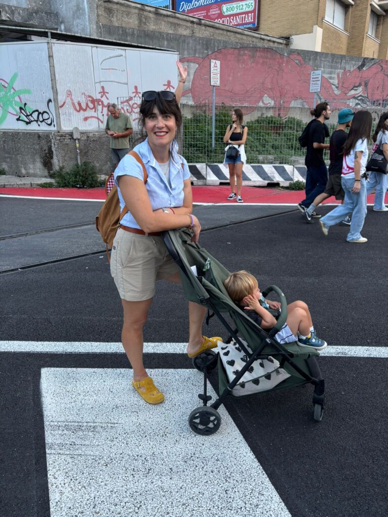 madre e figlio alla manifestazione per la palestina