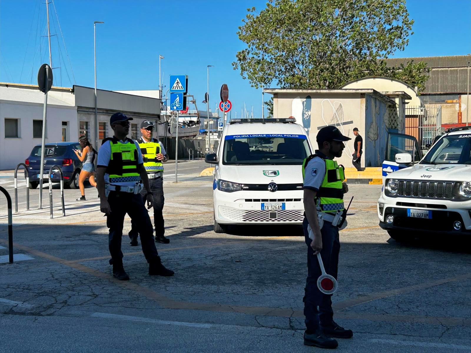 A Civitanova motorini fracassoni e mezzi truccati sotto la lente della polizia locale