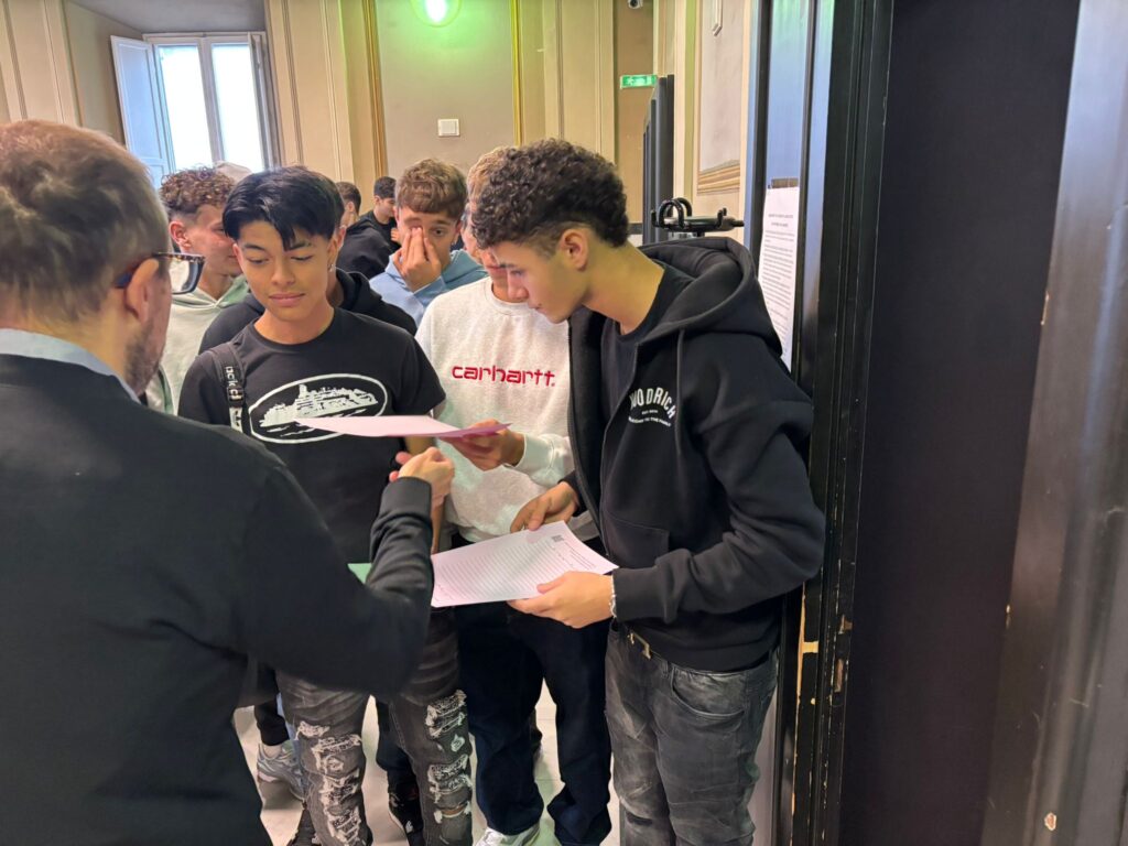 Alcuni degli studenti e delle studentesse del Liceo Scientifico Galielo Galieli di Macerata 