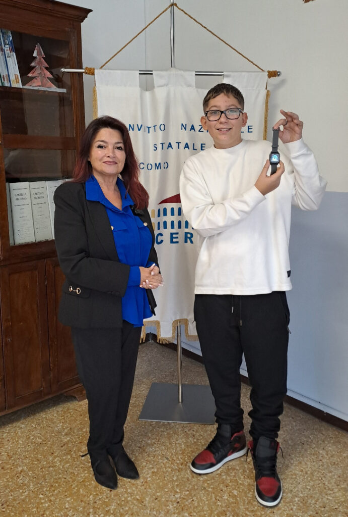 Riccardo Rosati con la rettrice, la dirigente scolastica del Convitto Nazionale Leopardi Alessandra Gattari