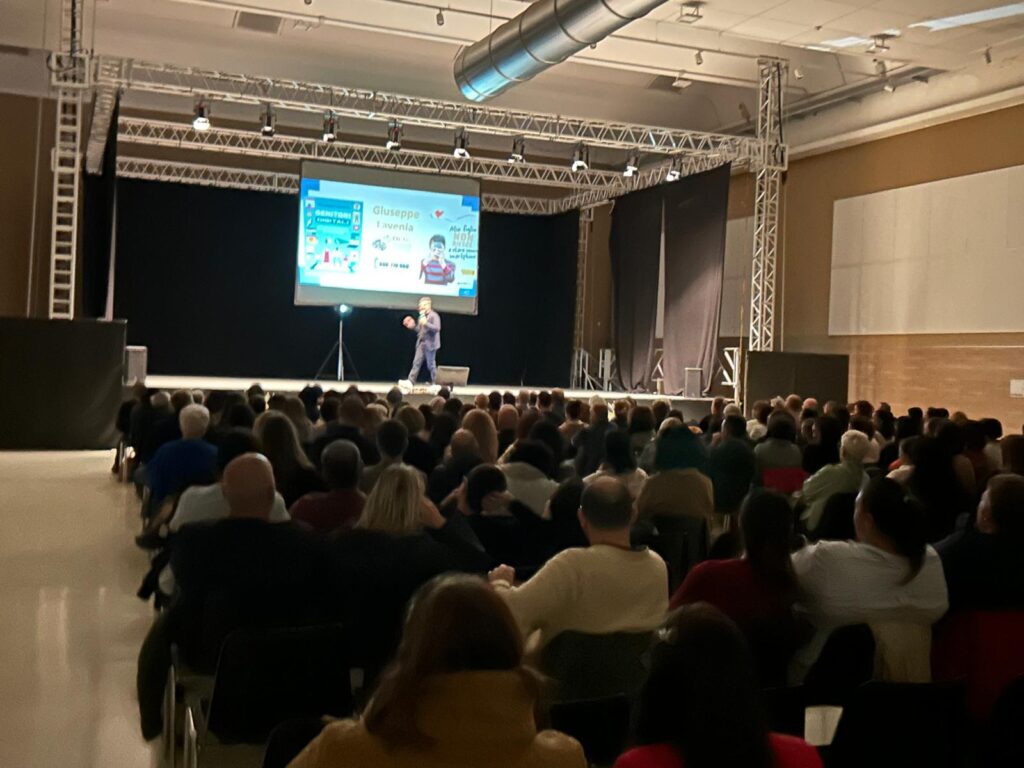 Il Lanciano Forum di Castelraimondo durante la serata con Lavenia