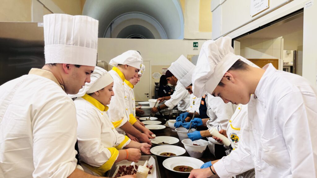 I ragazzi e le ragazze dell'alberghiero di Cingoli