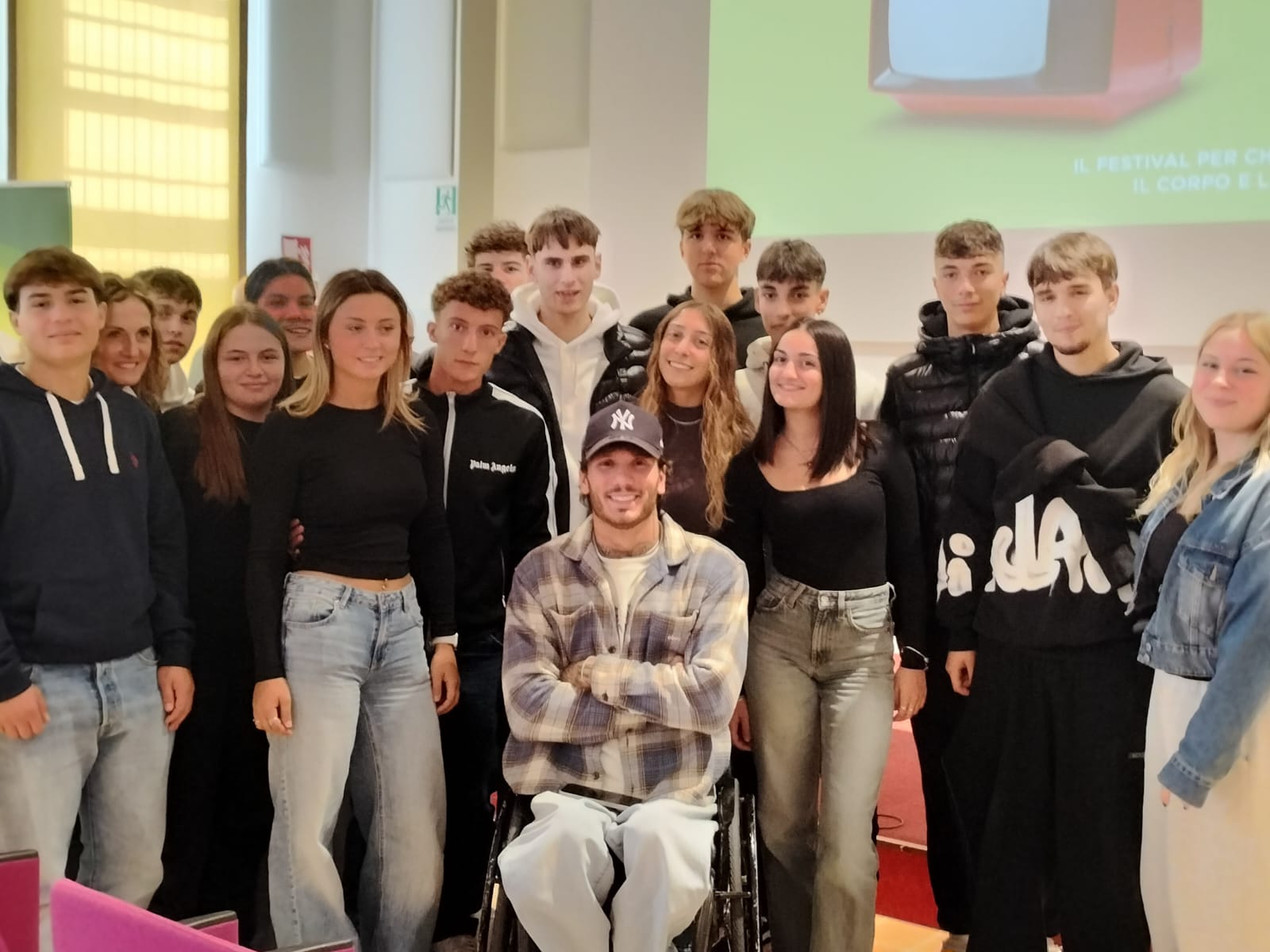 Studenti dell’Ite Gentili incontrano Manuel Bortuzzo: «Un uomo immenso»