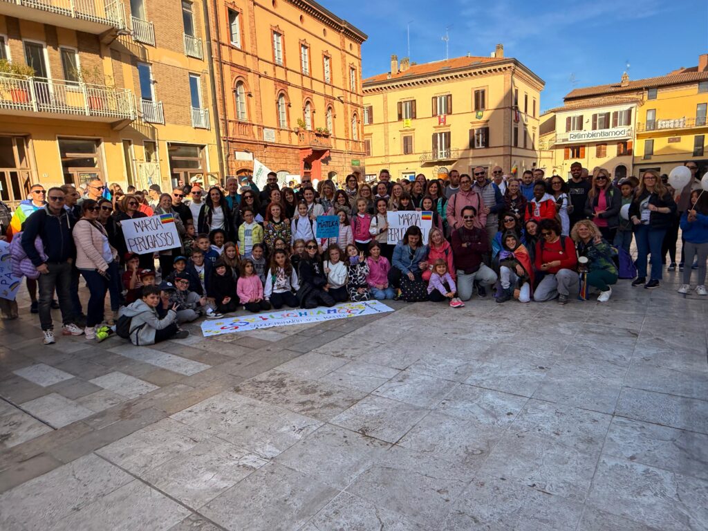 Bambini e bambine di Matelica alla marcia della pace Perugia Assisi