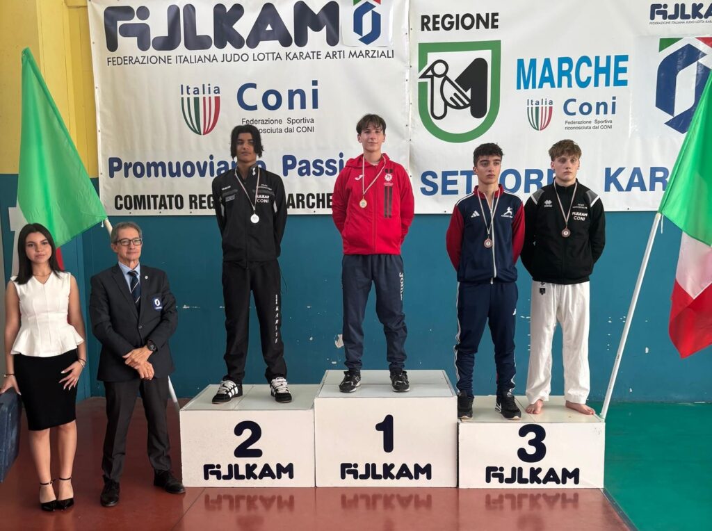 Alessandro Pompili campione regionale di kumite