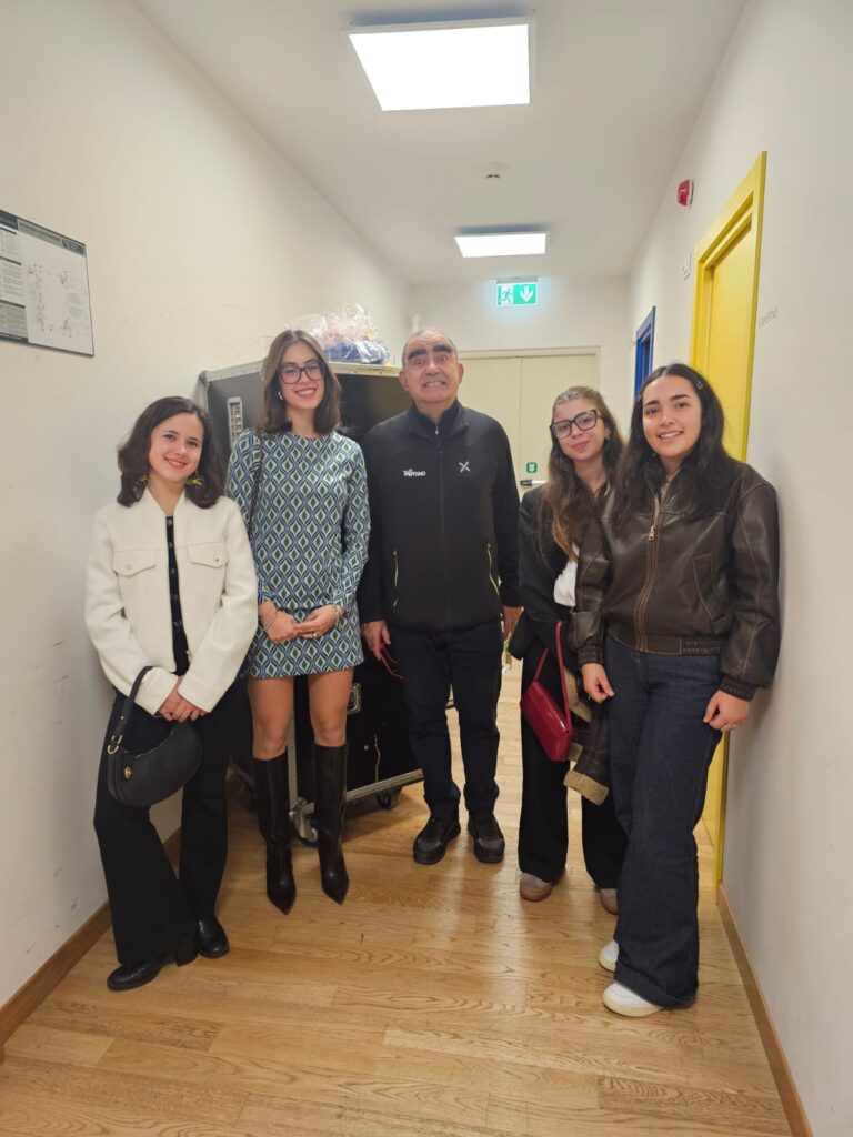 Elio con la redazione di Voci dal teatro