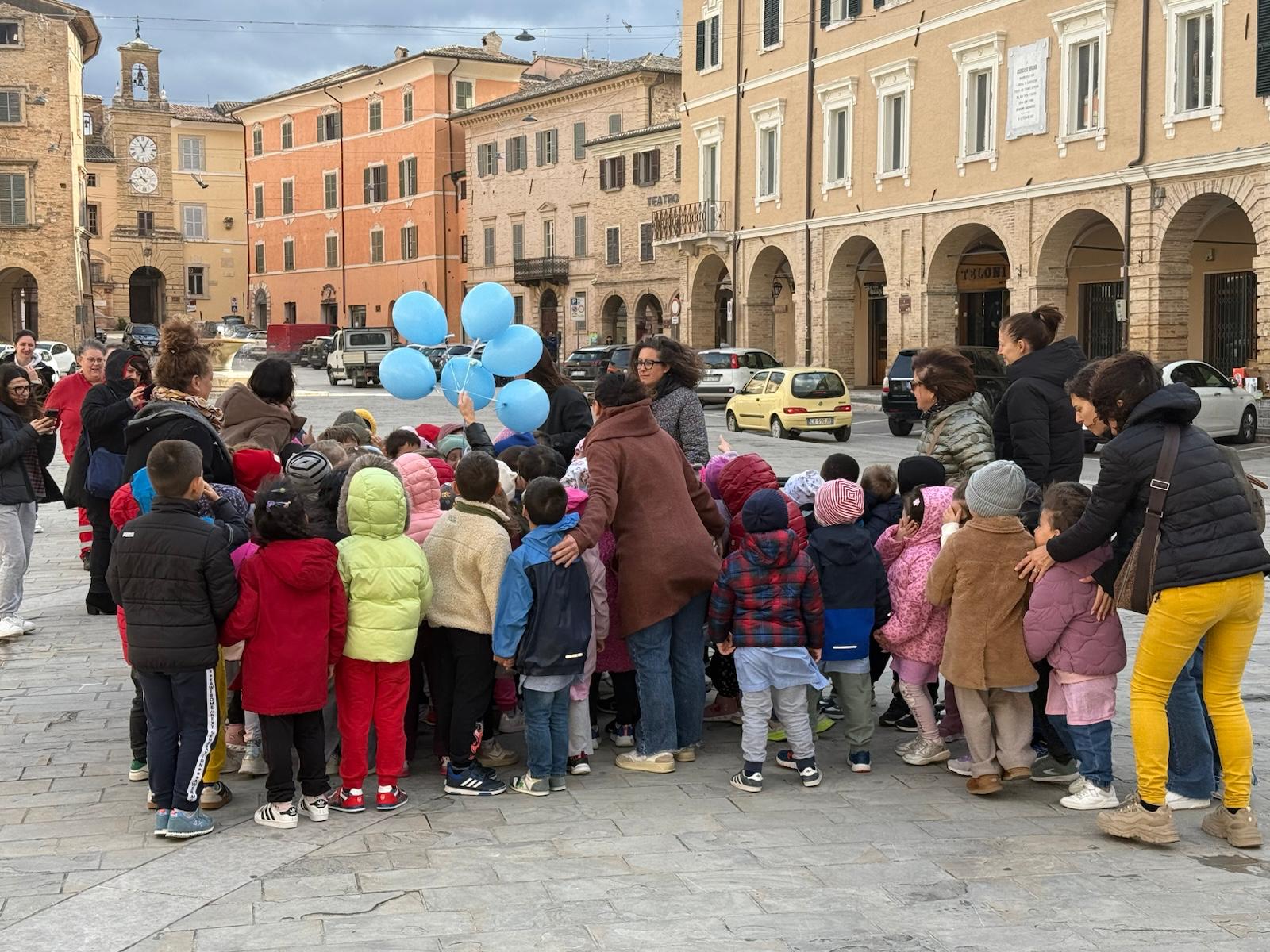 Un volo di messaggi per i diritti di bambini e bambine