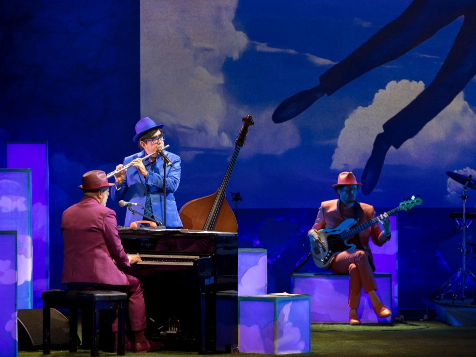 Elio nello spettacolo al Politeama "Quando un musicista ride"