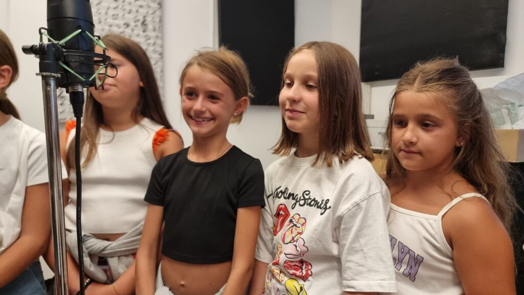 La registrazione della canzone per la scuola in Etiopia