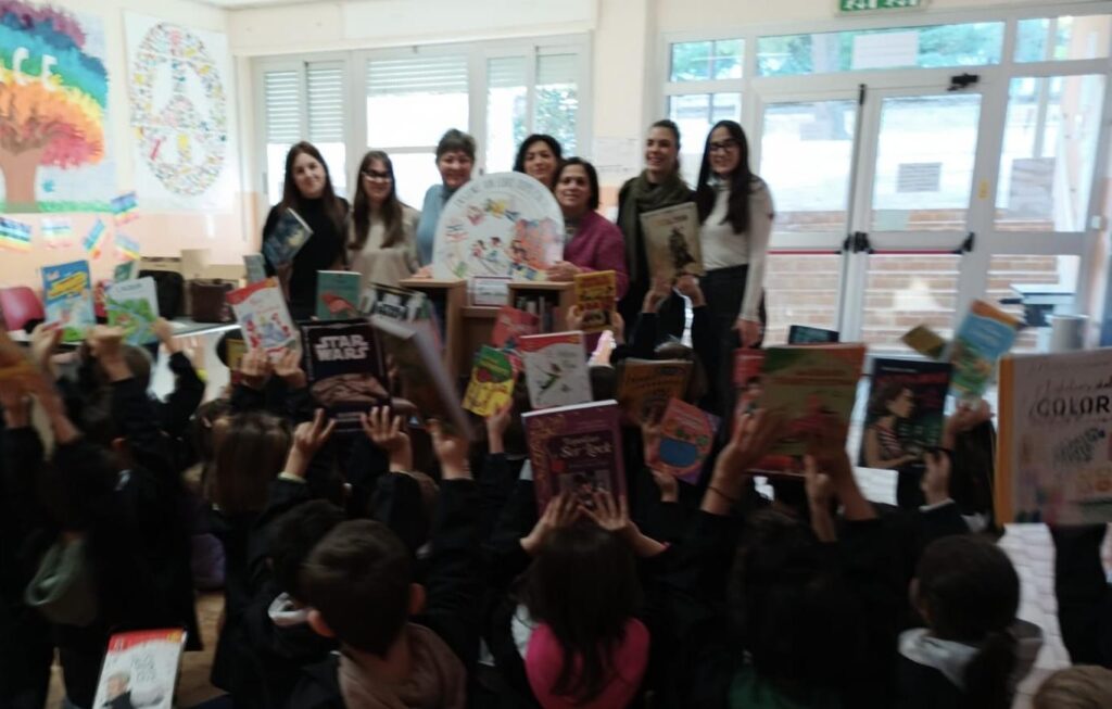 Un tesoro di carta per sogni, La donazione di libri alla Fratelli Cervi