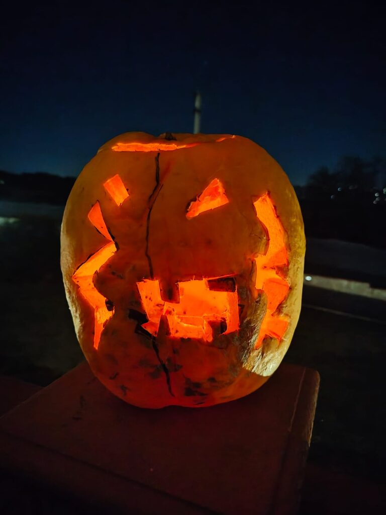 Gioele Ceresani la sua zucca di Halloween 