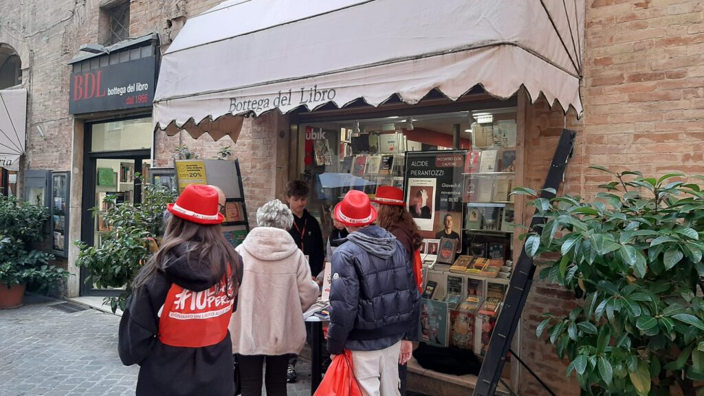 Ragazzi del liceo scientifico alla libreria Giunti