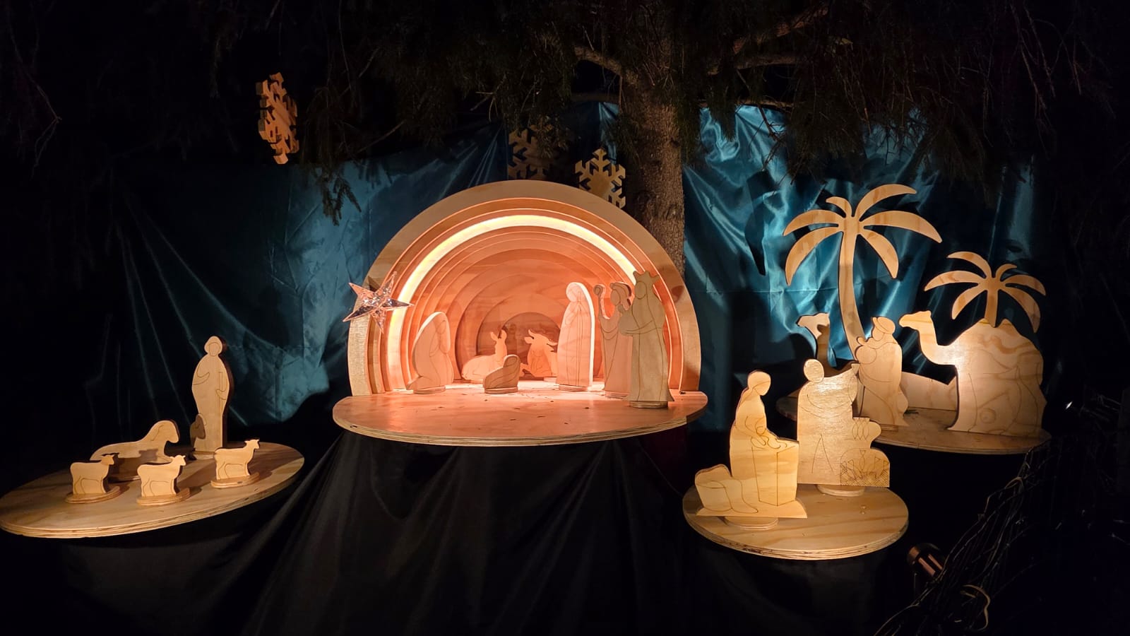 Un presepe fatto a mano dagli studenti per la Piombini Sensini