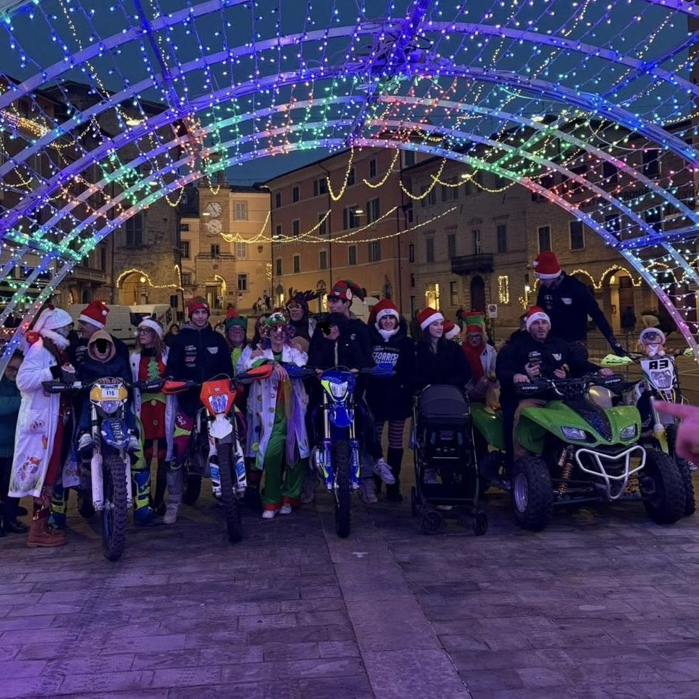 Babbo Natale porta la mototerapia a San Severino Marche