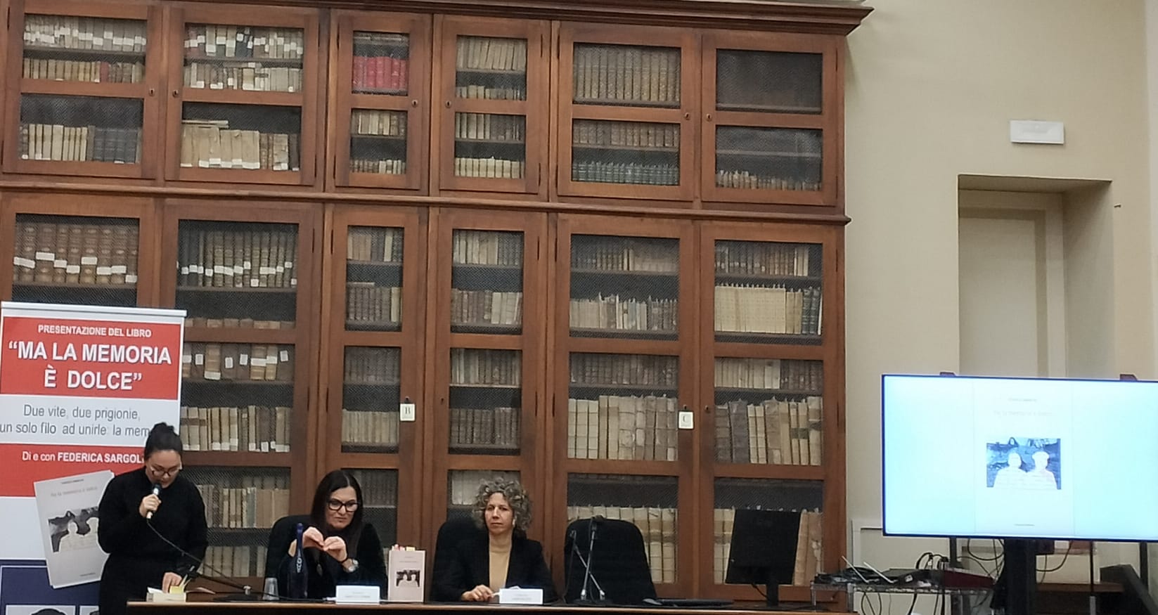 Prof ritrova le lettere di uno “straniero” e le trasforma in un romanzo