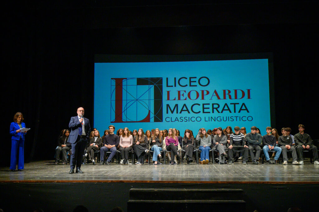 la consegna dei diplomi al liceo Leopardi di Macerata