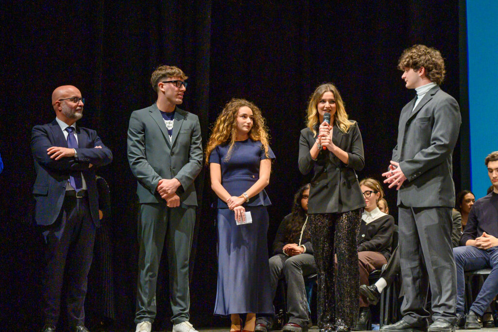 Un saluto speciale è arrivato anche dai rappresentanti di istituto Maya Lattanzi, Federico Mazzè, Agnese Nalli e Riccardo Piercamilli