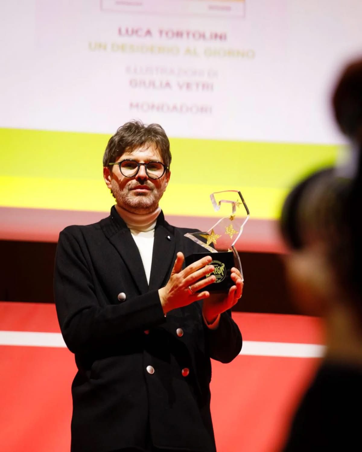 Luca Tortolini vince il Premio Strega Ragazze e Ragazzi 8+