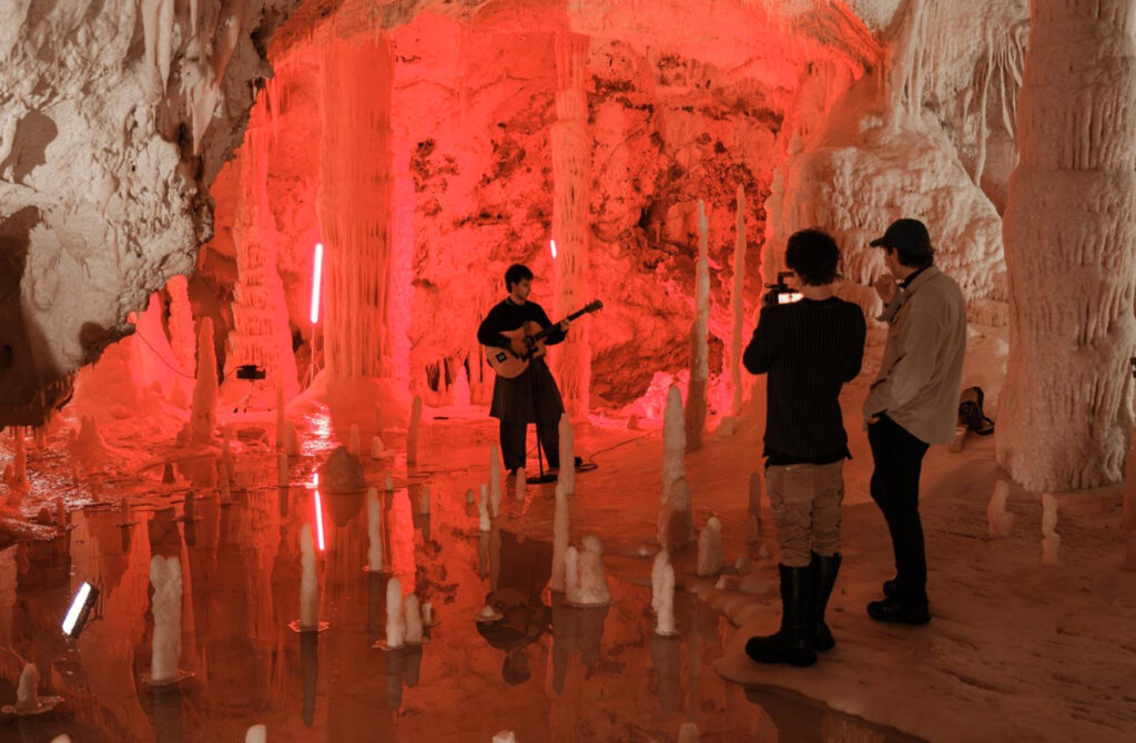 Ibisco vincitore di Musicultura registra e canzoni nelle Grotte