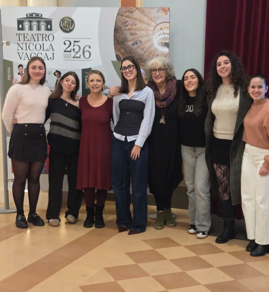 Stefania Sandrelli nei panni della Bisbetica domata con la redazione di Voci dal teatro