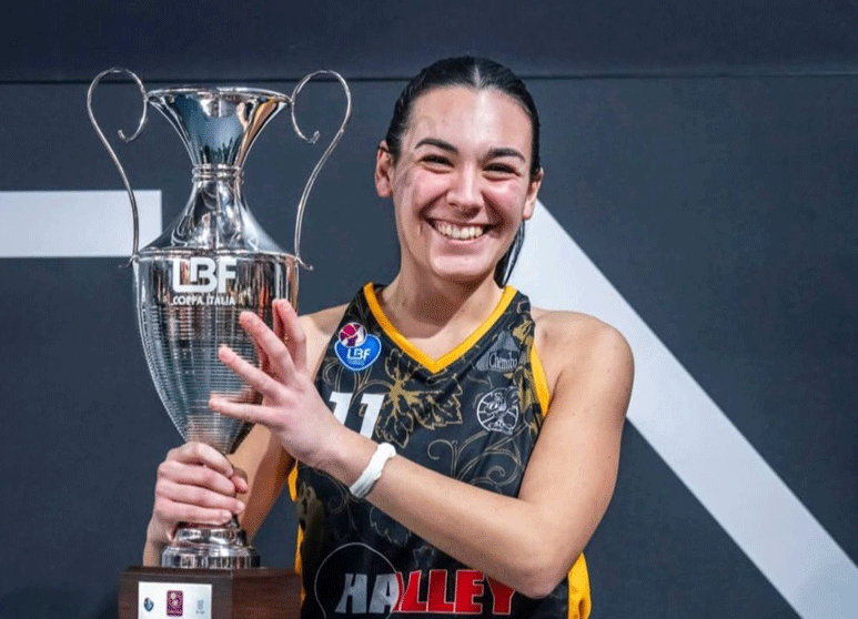 Asia Battellini con la Coppa Italia