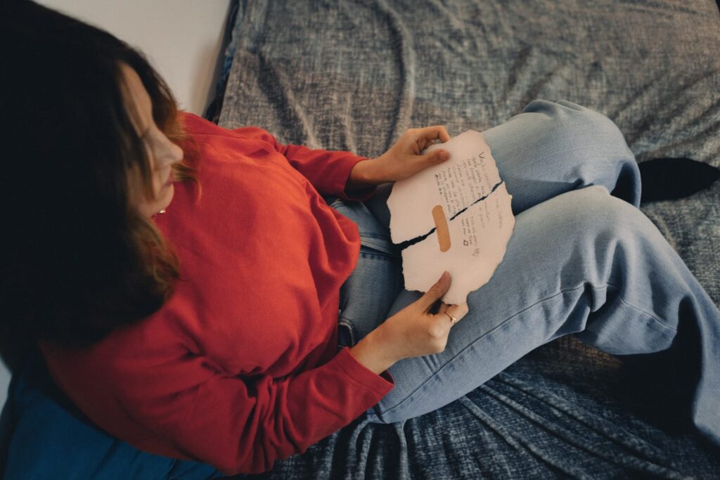 Gretel con la lettera all'amica