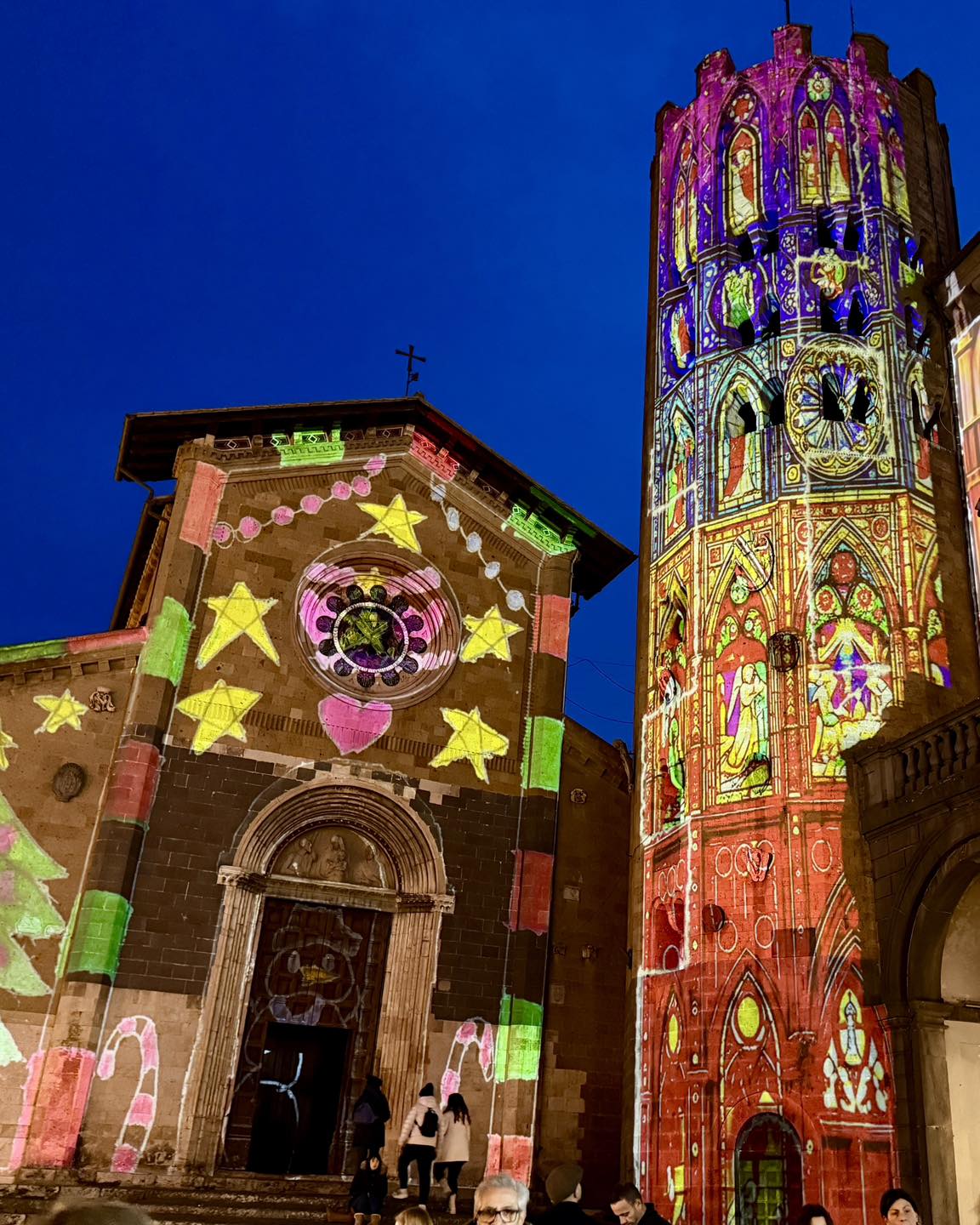 I disegni di bambini e bambine diventano un videomapping